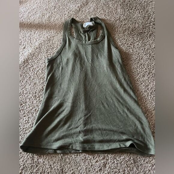 Carly jean medium tank top - Picture 3 of 7